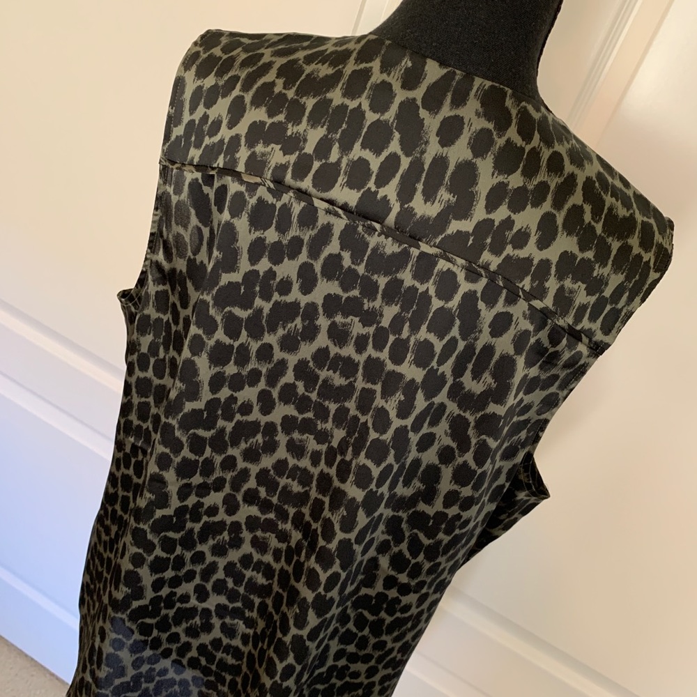 π«π Sleeveless Olive Green Leopard Print Top from BR - Picture 9 of 13